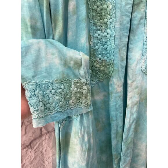 LOGO Lavish by Lori Goldstein Medium Hand Tie Dyed Duster w/ Crochet Lace Blue - Picture 5 of 7